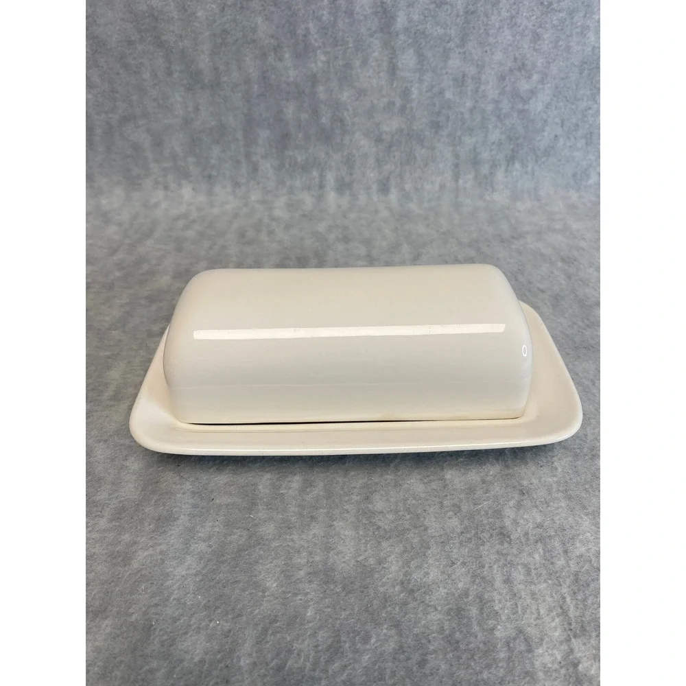 White Ceramic Butter Dish with Lid, Modern Kitchen Tableware, Serving‎ Dish